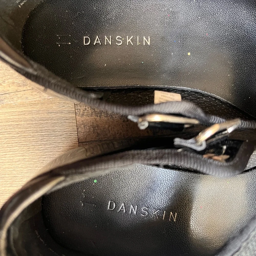 Danskin Girls Black Patent Mary Janes Tap Shoes with Velcro Strap